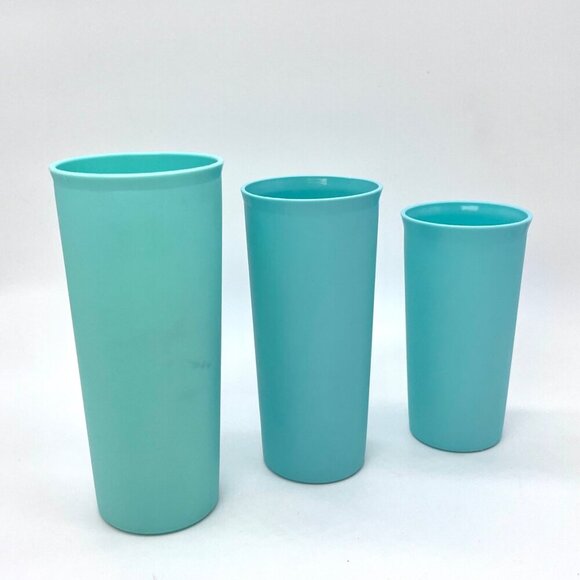 Vintage Tupperware Nesting Tumblers Blue Set of 3 60s Midcentury USA - Picture 1 of 10